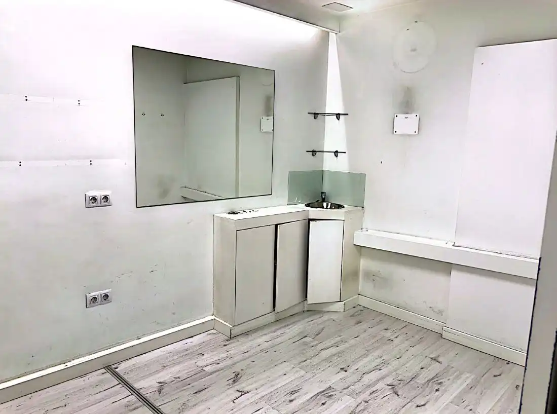 Baño de Oficina de alquiler en Ourense Capital  con Aire acondicionado