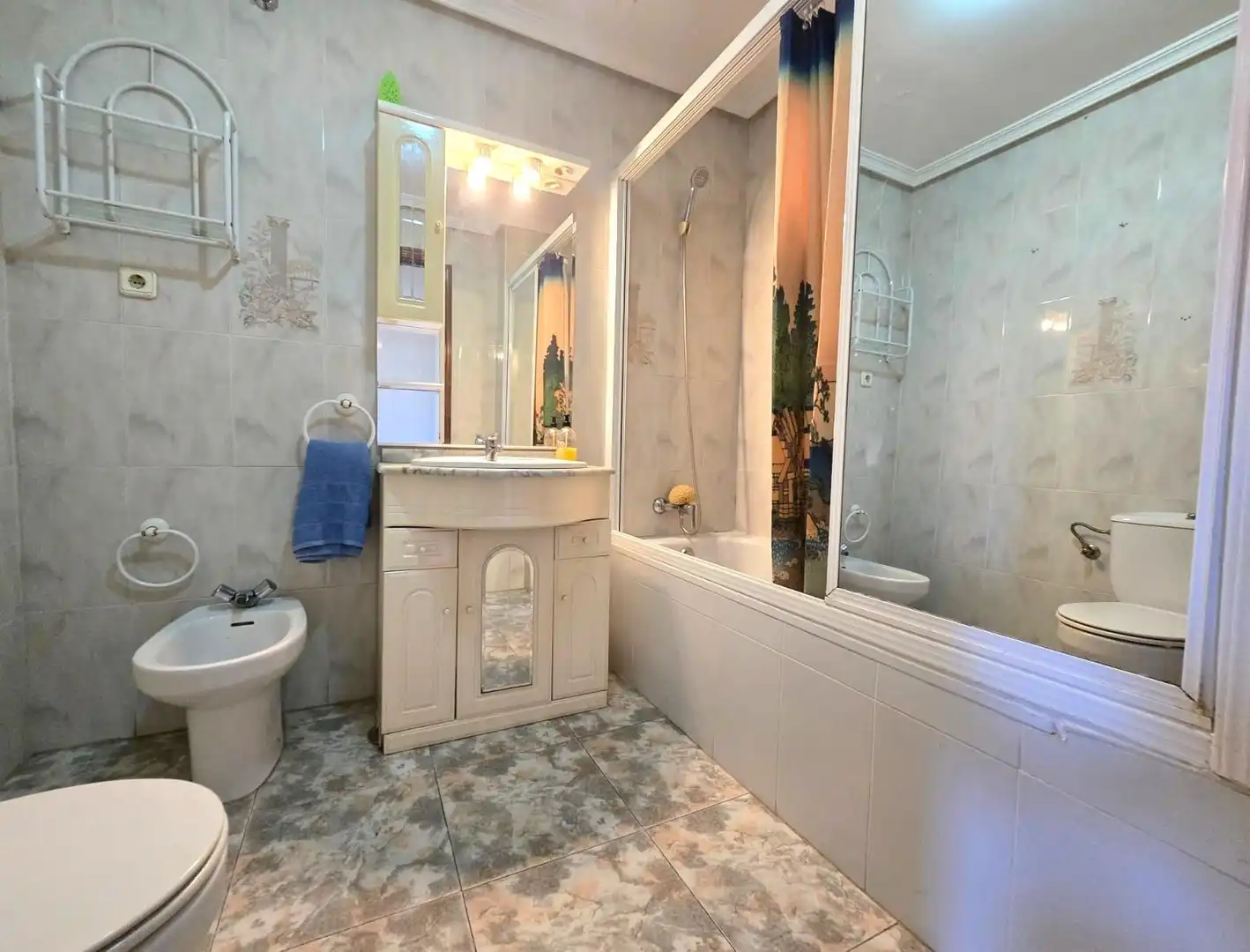 Baño de Piso de alquiler en Plasencia con Aire acondicionado, Calefacción y Terraza