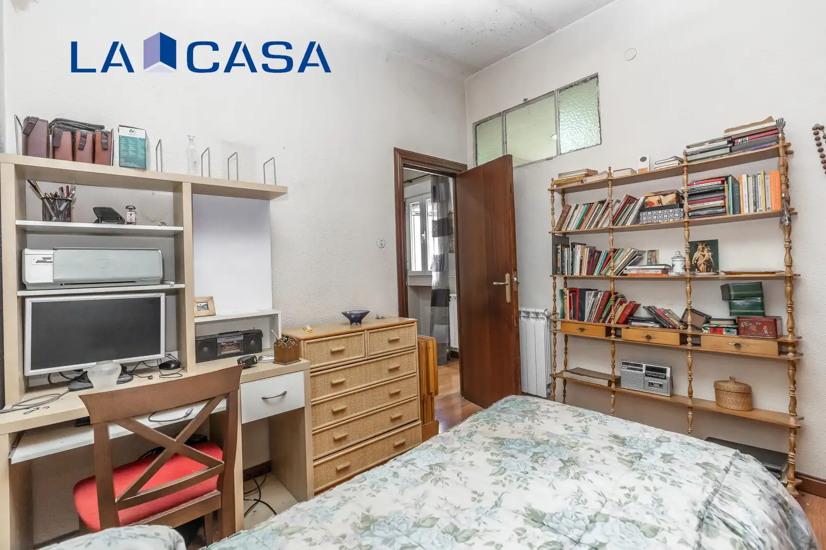 Habitación de Piso en venta en Madrid con Balcón
