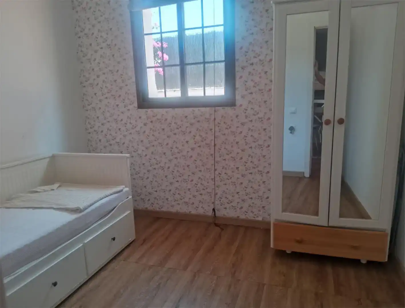 Dormitori de Casa o xalet en venda en Algeciras amb Piscina i Balcó