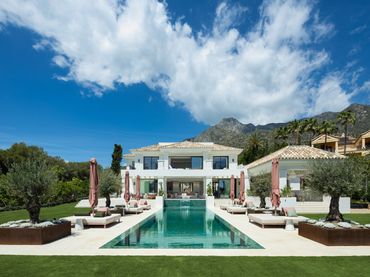 Casa amb piscina en venda a Milla de Oro