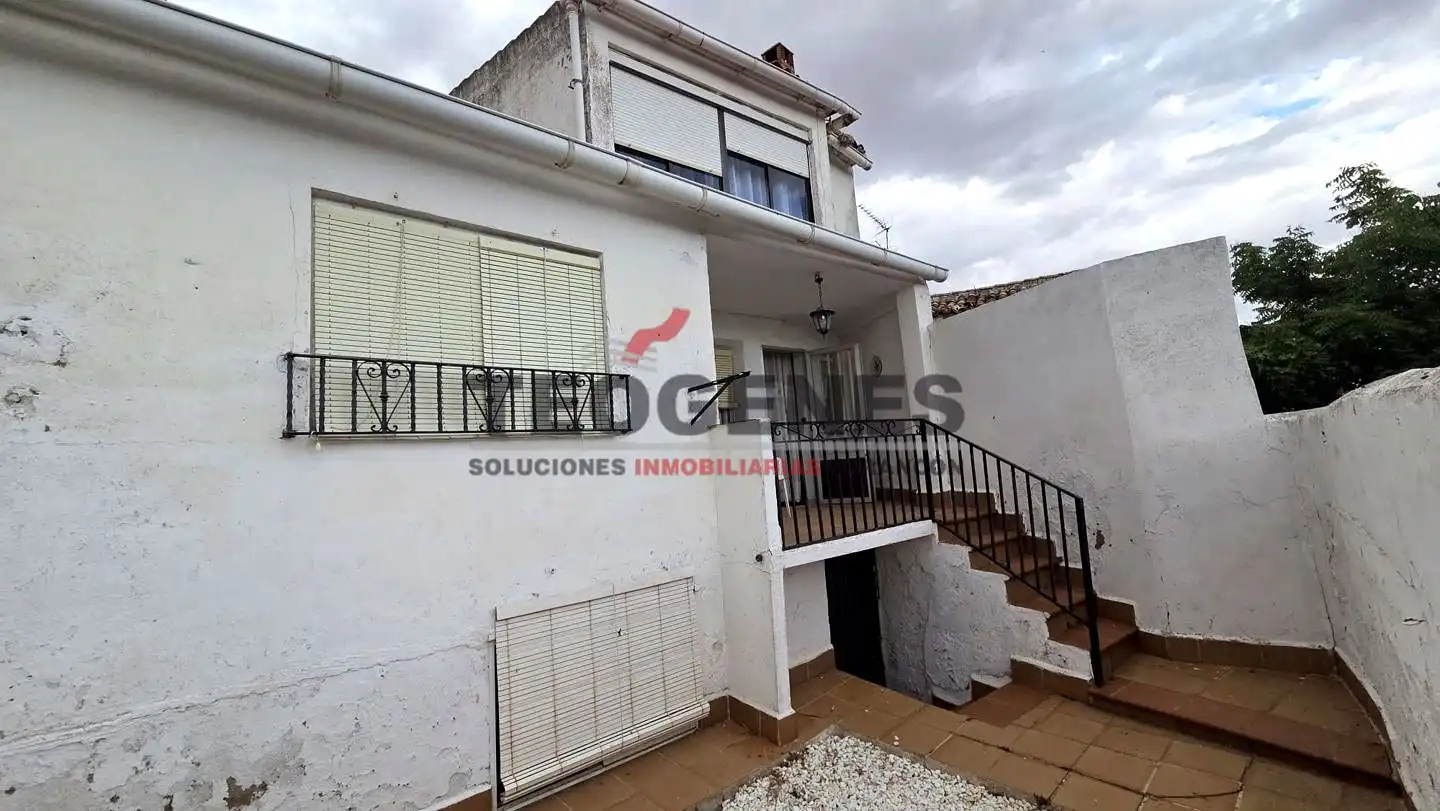 Exterior view of Houses for sale in Villarejo de Fuentes  with Terrace and Furnished