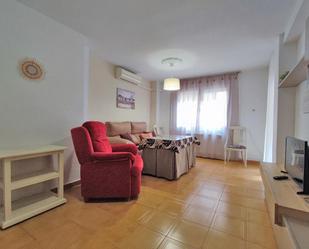 Living room of Flat to rent in  Granada Capital  with Heating, Terrace and Balcony