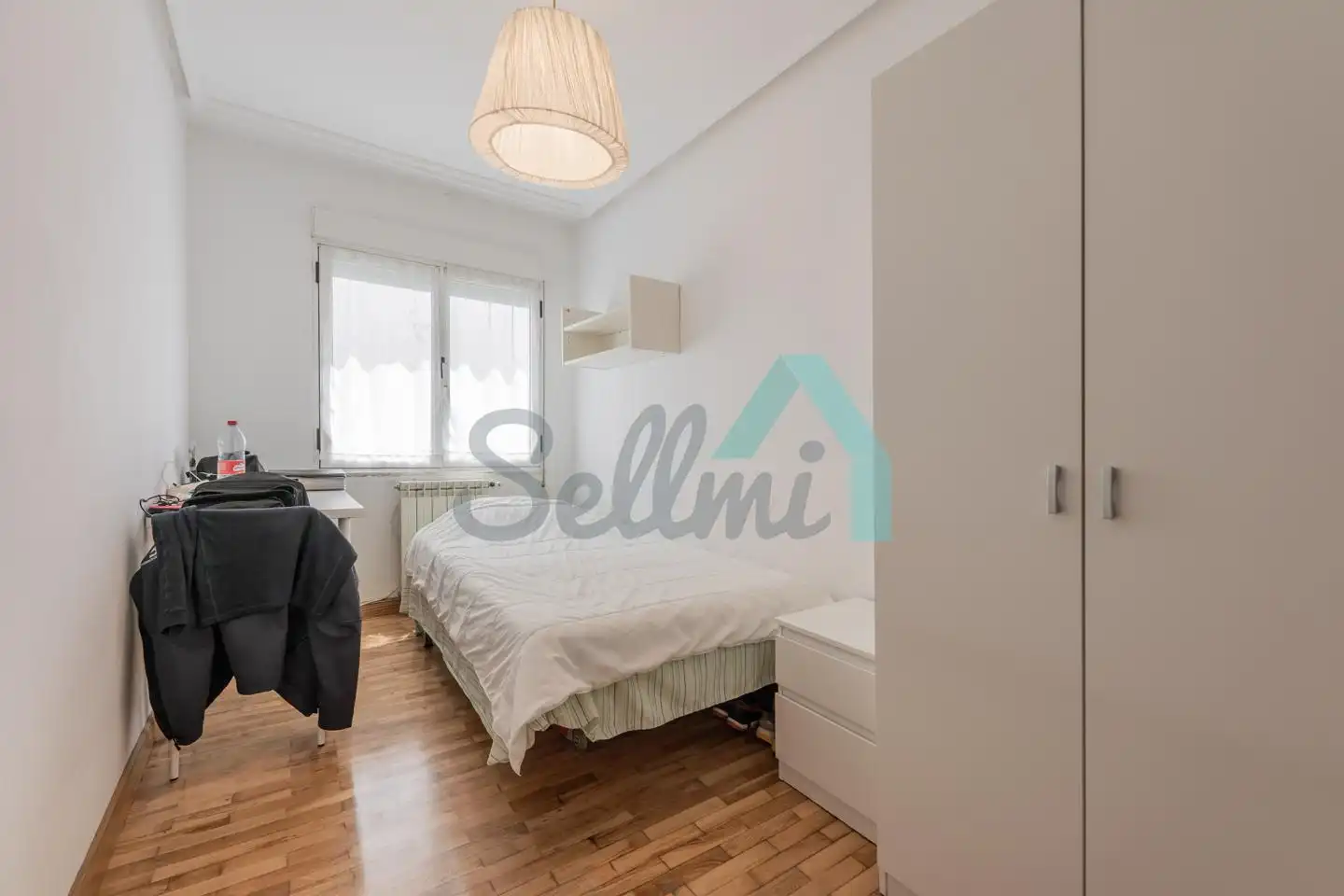 Habitación en Escultor Laviada, Vallobín