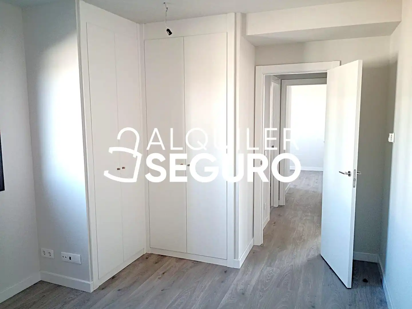 Flat for rent in de Vicente Ferrer , Ciudad de la Comunicación - Arco Ladrillo