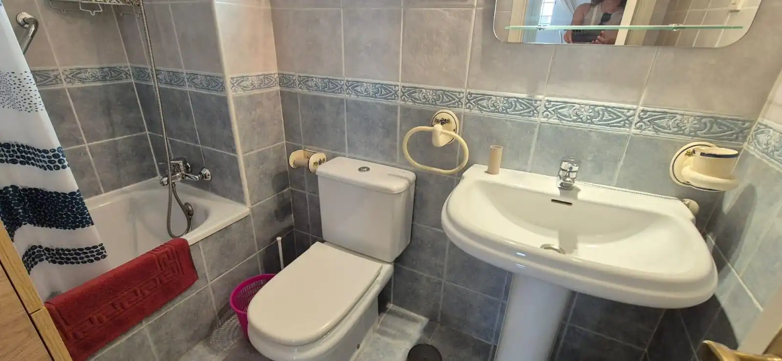 Baño de Piso de alquiler en Málaga con Terraza y Amueblado