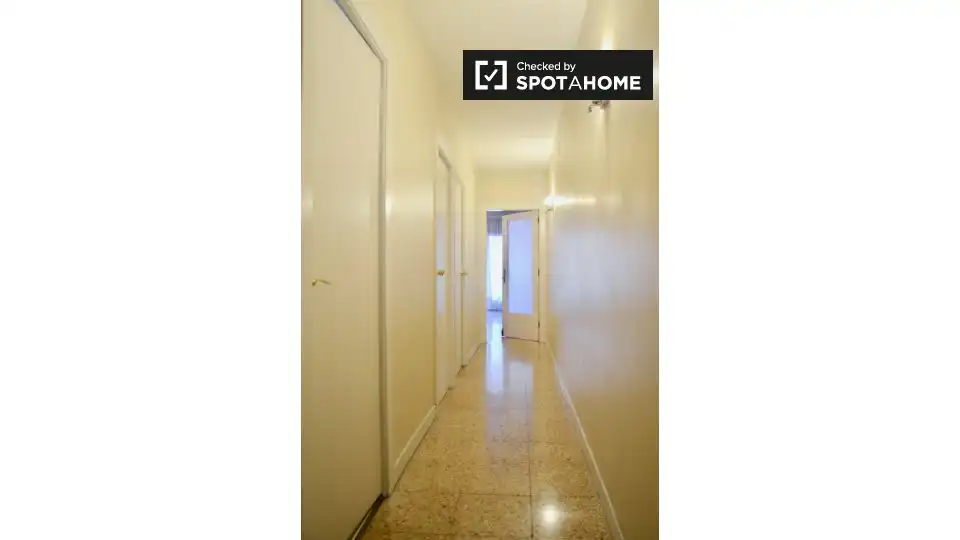 Room in Barcelona, Barcelona