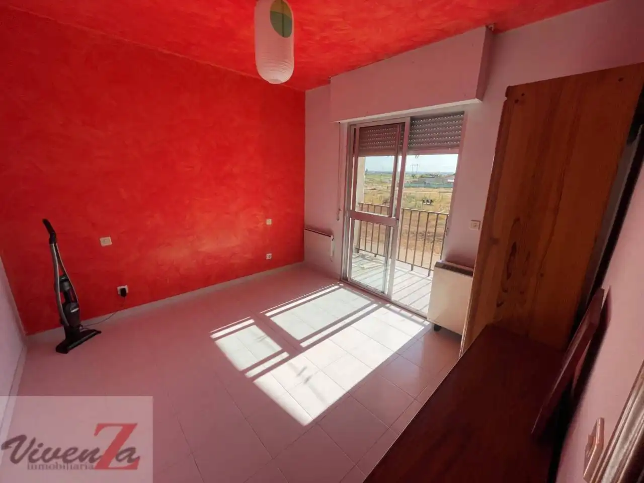 Dormitori de Casa adosada en venda en Coreses amb Calefacció, Terrassa i Moblat