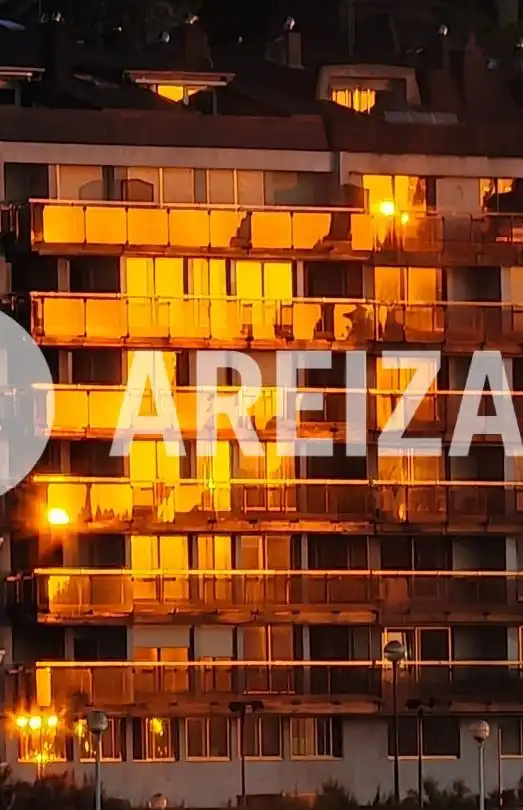 Vista exterior de Pis en venda en Donostia - San Sebastián  amb Calefacció, Terrassa i Balcó