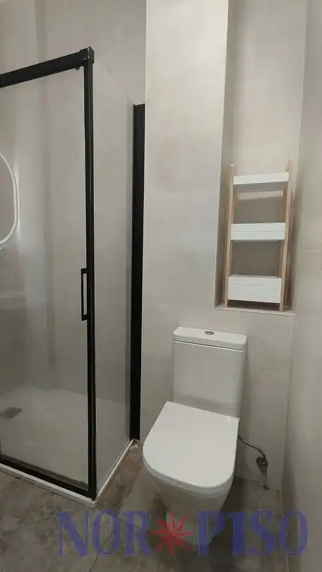 Bathroom of Flat for rent in Bilbao   with Heating and Balcony