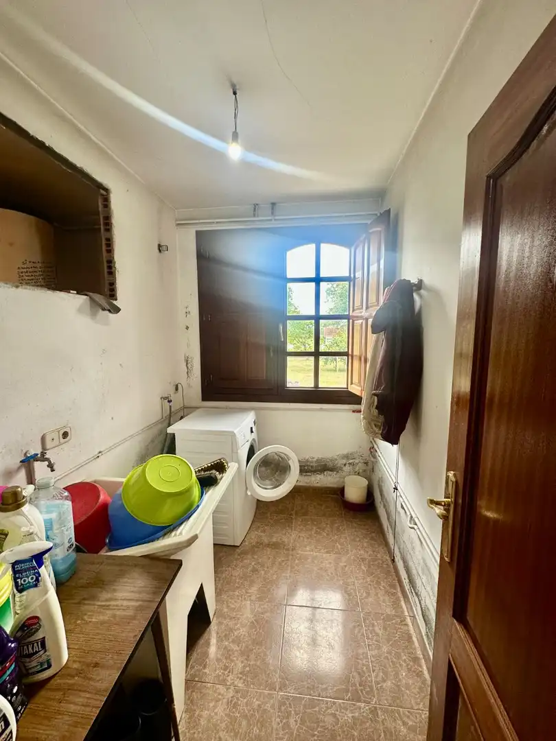 Cuina de Casa o xalet en venda en Narón amb Calefacció, Terrassa i Traster