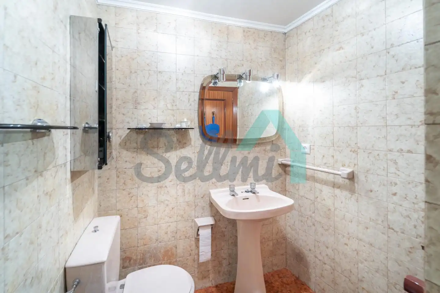 Badezimmer von Wohnung zur untervermieten in Oviedo  mit Heizung, Parkett und Möbliert