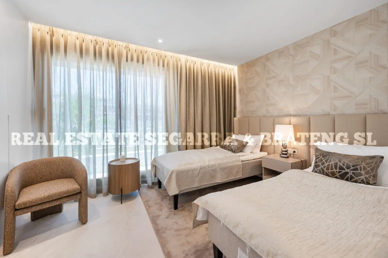 Bedroom of Attic for sale in Marbella  with Air Conditioner, Heating and Terrace
