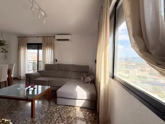 Sala de estar de Piso en venta en Castellón de la Plana / Castelló de la Plana con Aire acondicionado, Calefacción y Terraza
