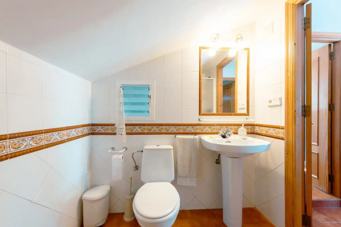 Baño de Casa o chalet en venta en Tomares con Calefacción, Jardín privado y Terraza