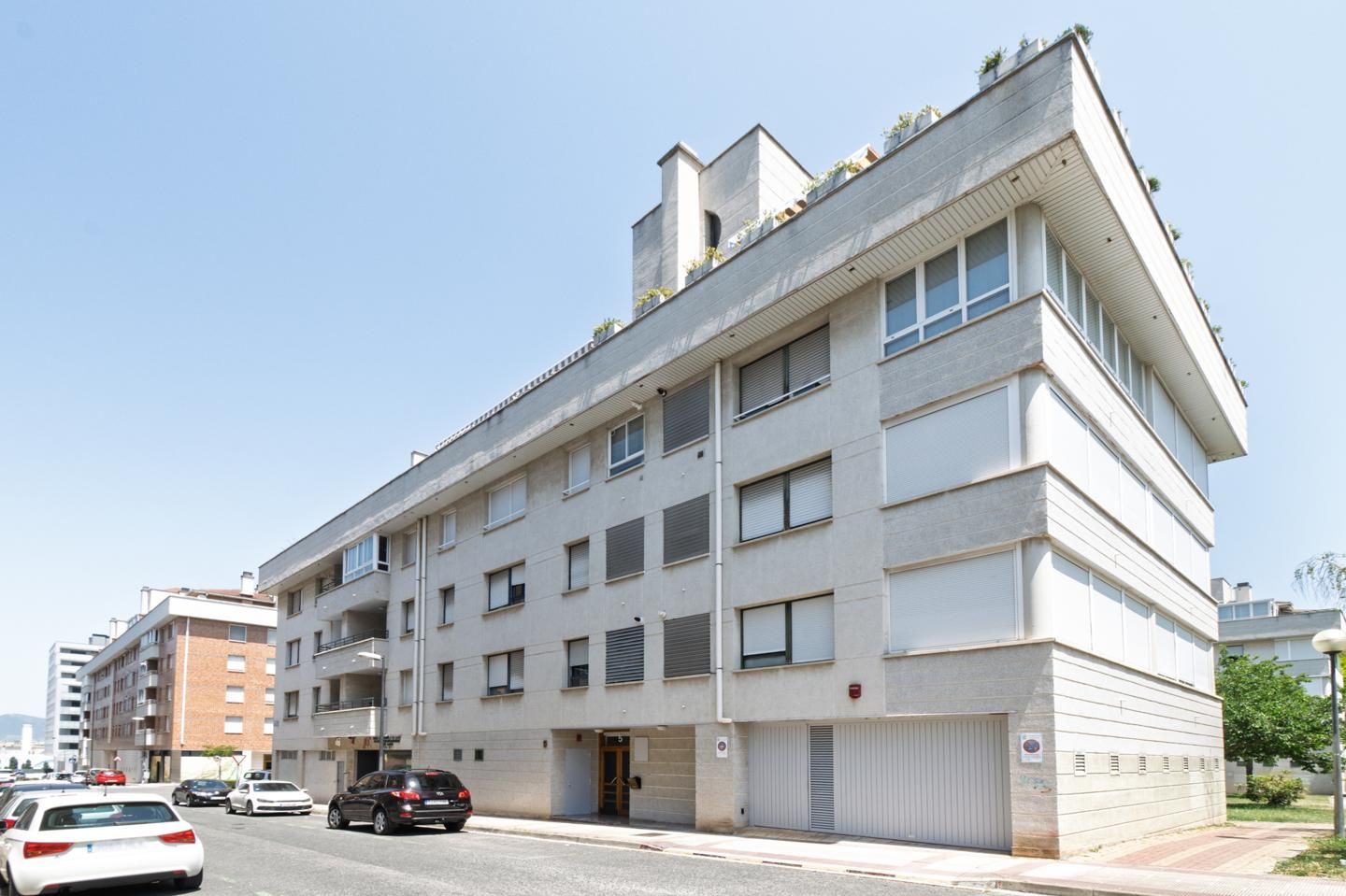 Exterior view of Flat to rent in Barañain  with Heating, Parquet flooring and Storage room