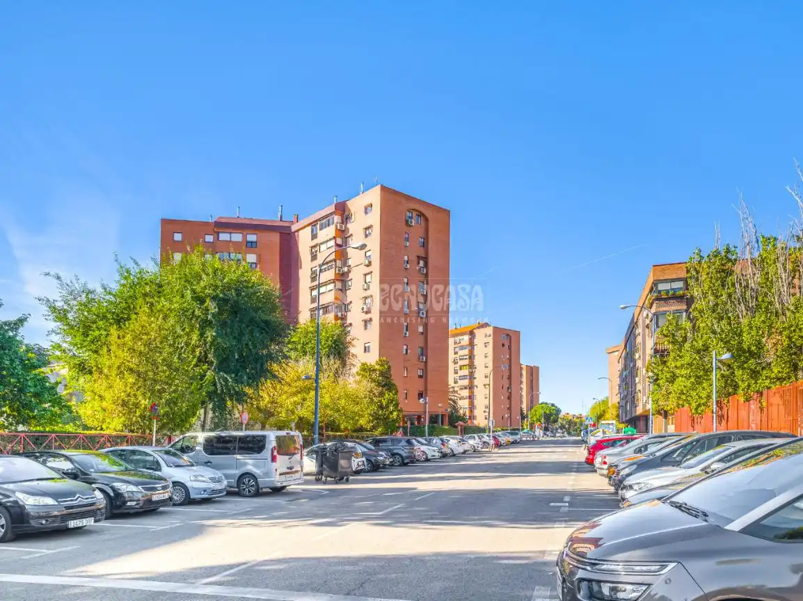Vista exterior de Garaje de alquiler en Leganés