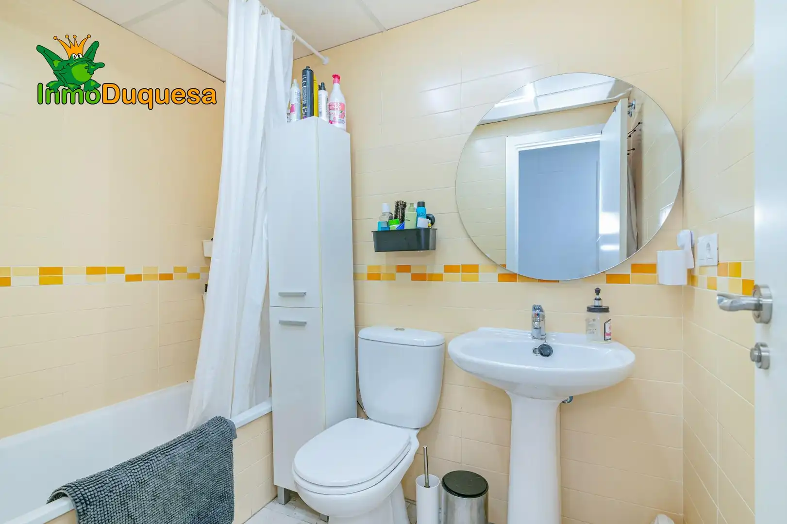 Baño de Piso en venta en La Zubia con Aire acondicionado, Calefacción y Terraza