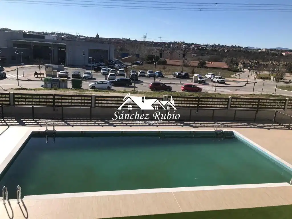 Piscina de Àtic de lloguer en Galapagar amb Calefacció, Terrassa i Traster