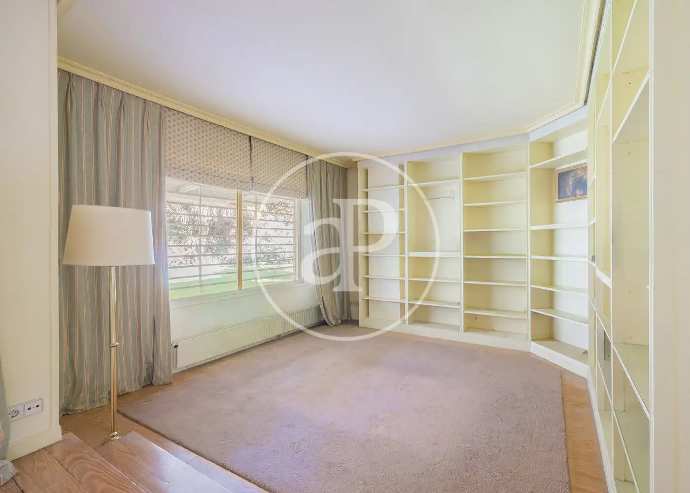Habitación de Casa adosada en venta en Madrid con Aire acondicionado, Calefacción y Jardín privado
