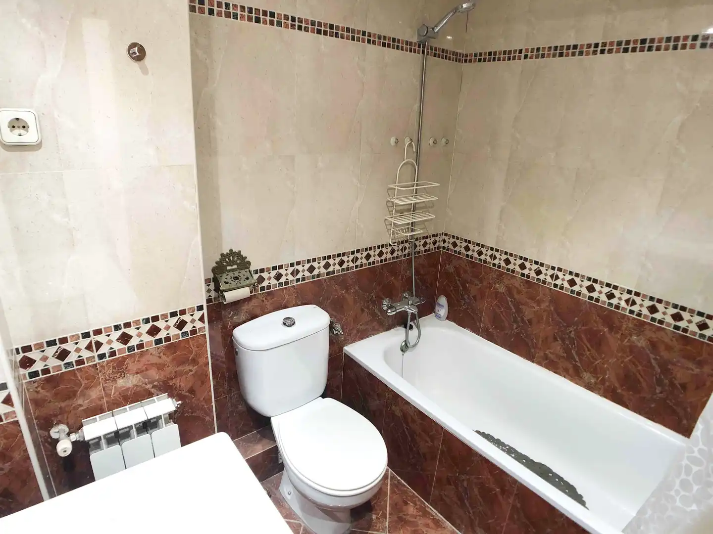 Baño de Piso de alquiler en Madrid con Aire acondicionado, Calefacción y Parquet