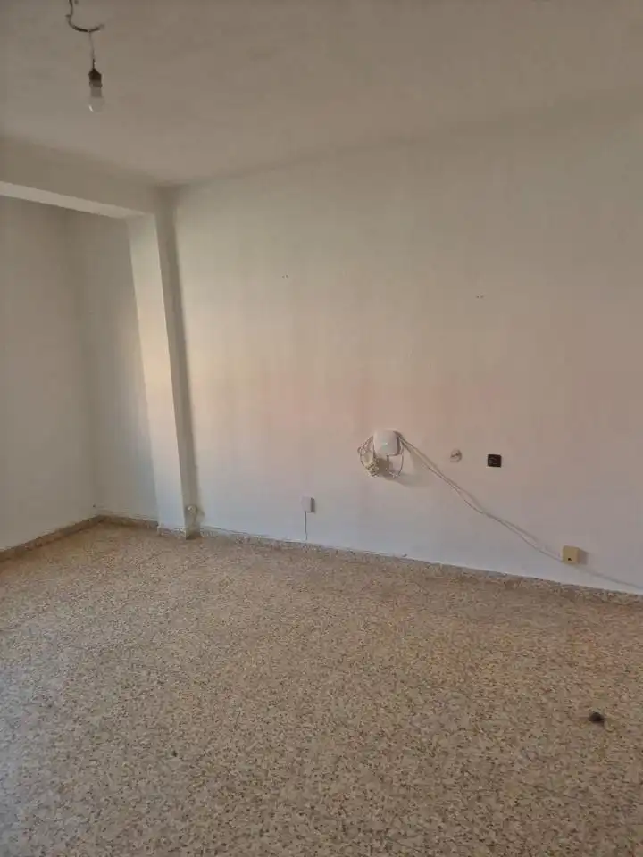 Wohnung zum Verkauf in Almansa mit Balkon