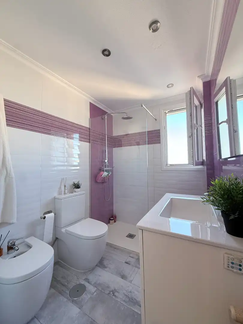 Badezimmer von Wohnung zum Verkauf in El Campello mit Klimaanlage, Heizung und Parkett