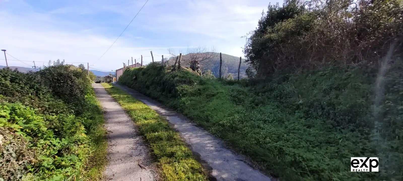 Detached homes for sale in O Valadouro    with Furnished