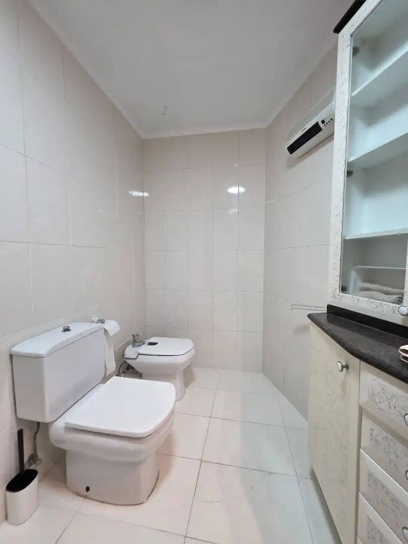 Badezimmer von Wohnung zur Miete in Castro-Urdiales mit Privatgarten, Terrasse und Schwimmbad