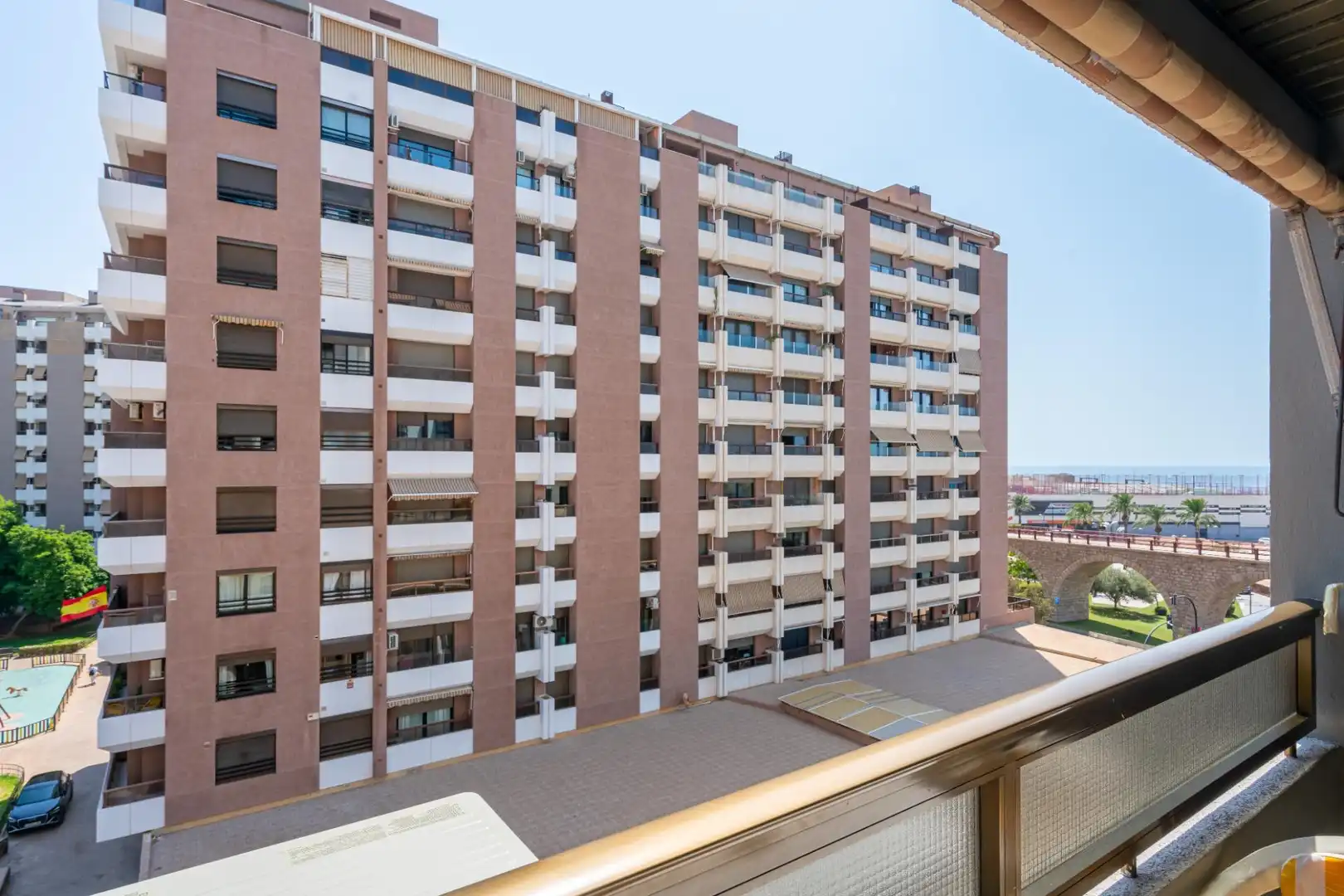 Flat with terrace to rent in Calle MAESTRO SERRANO