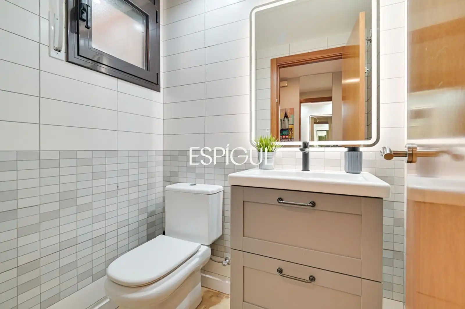 Baño de Casa o chalet en venta en Aiguaviva con Aire acondicionado, Calefacción y Parquet
