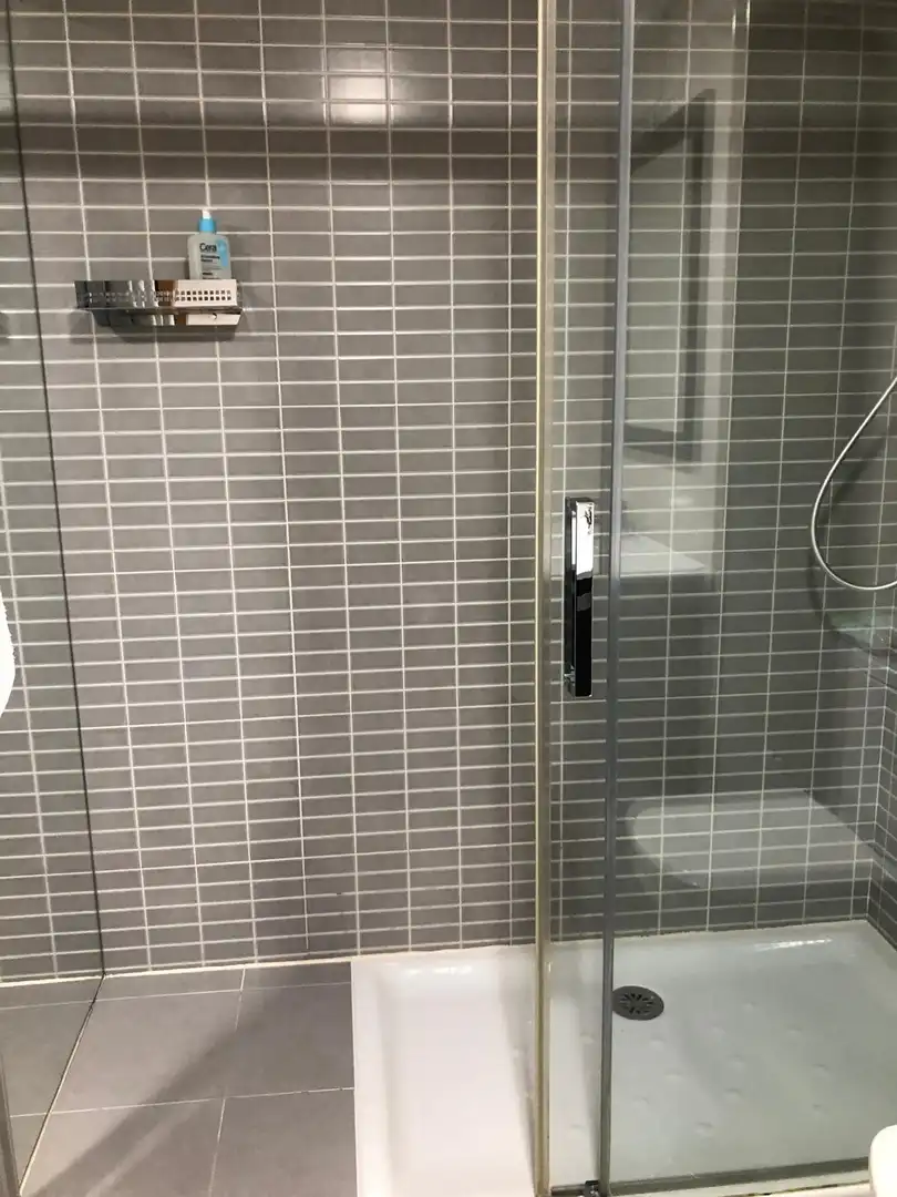 Baño de Piso en venta en Ponferrada con Calefacción y Trastero