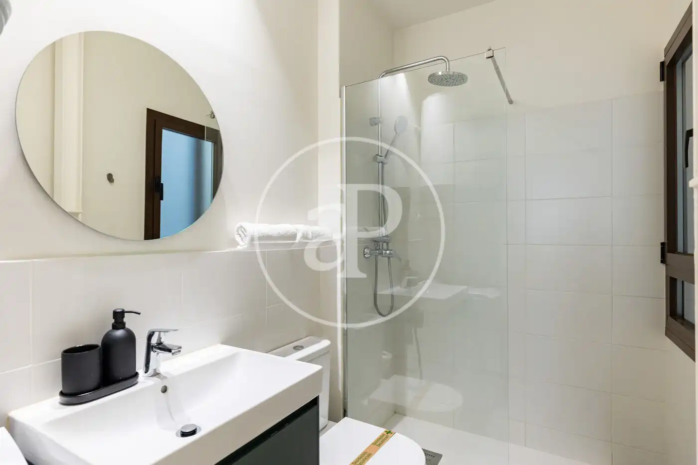 Bathroom of Flat for sale in Barcelona  with Heating and Furnished