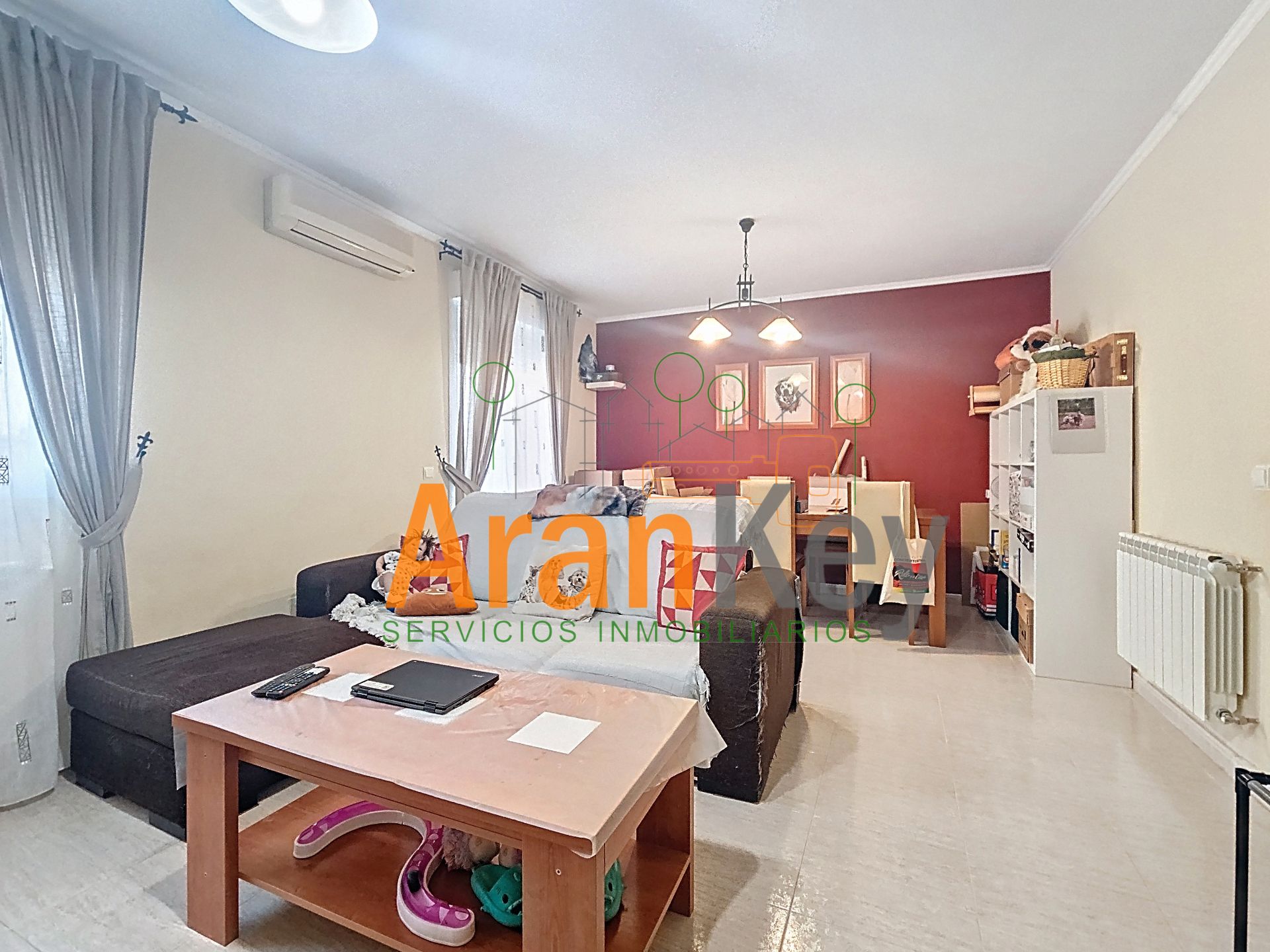 Living room of Single-family semi-detached for sale in Ontígola  with Air Conditioner, Heating and Private garden