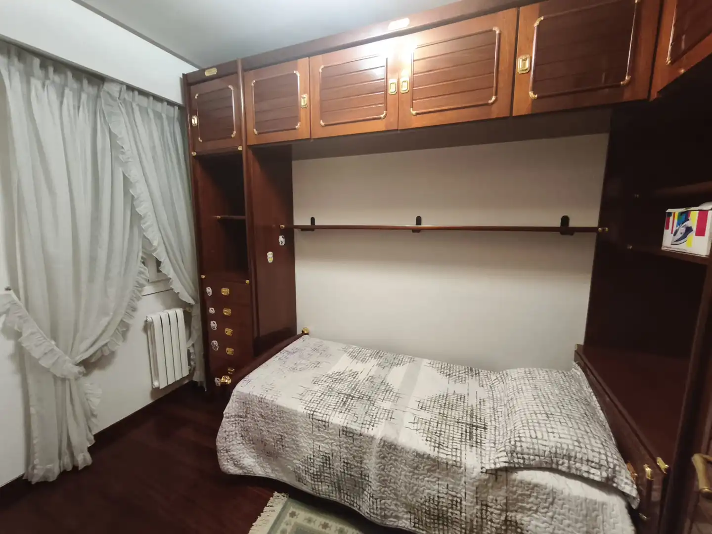 Dormitori de Pis en venda en Ourense Capital  amb Calefacció, Parquet i Forn