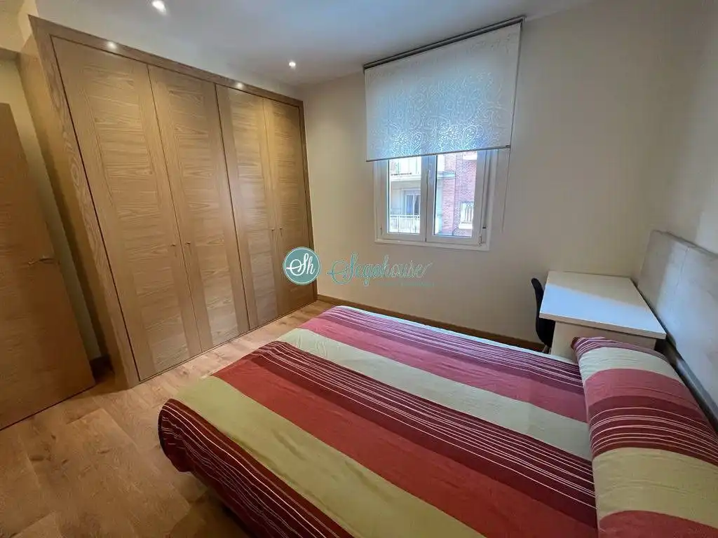 Habitación de Piso de alquiler en Segovia con Calefacción, Terraza y Amueblado
