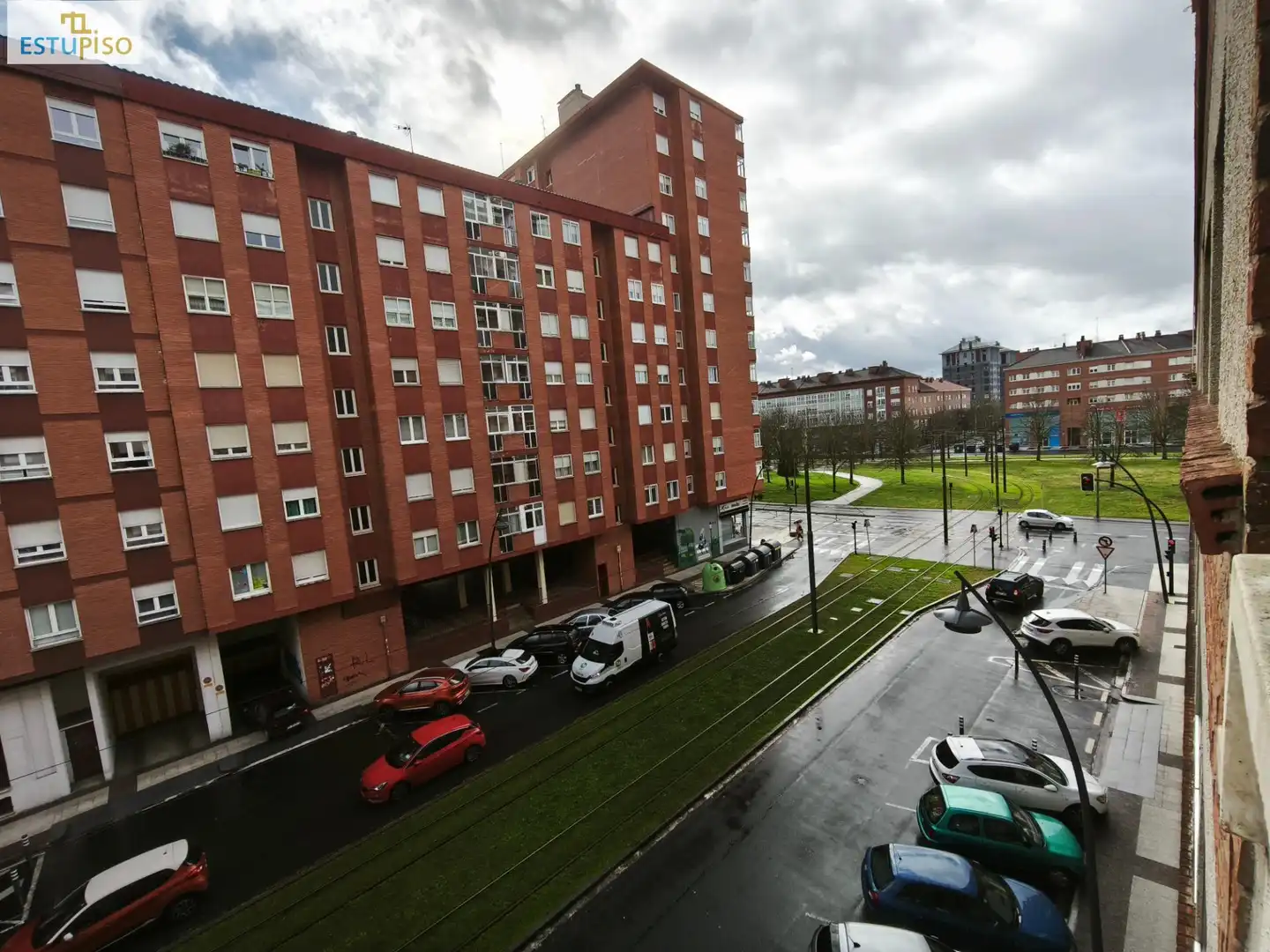 Vista exterior de Pis en venda en Vitoria - Gasteiz amb Calefacció, Parquet i Terrassa