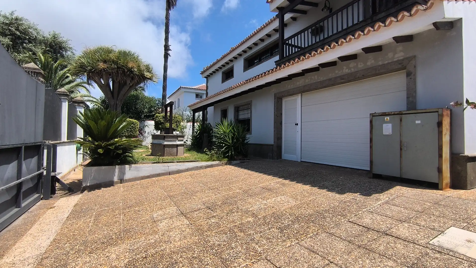Vista exterior de Casa o xalet en venda en San Cristóbal de la Laguna amb Jardí privat, Terrassa i Traster
