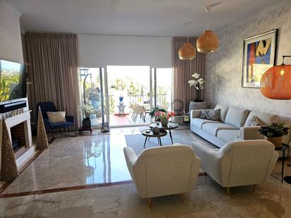 Living room of Duplex for sale in Benahavís  with Heating, Private garden and Terrace