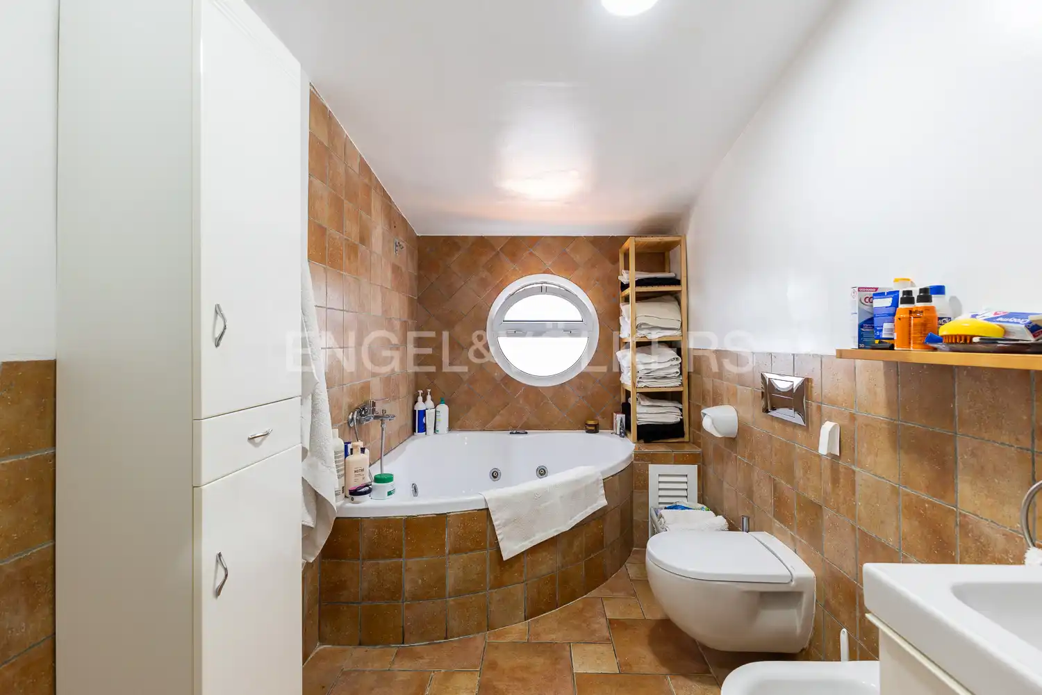 Bany de Casa o xalet en venda en Torrent amb Calefacció, Jardí privat i Terrassa
