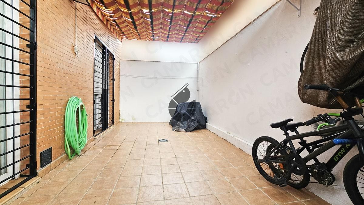 Casa adosada en venda en Coria del Río amb Aire condicionat