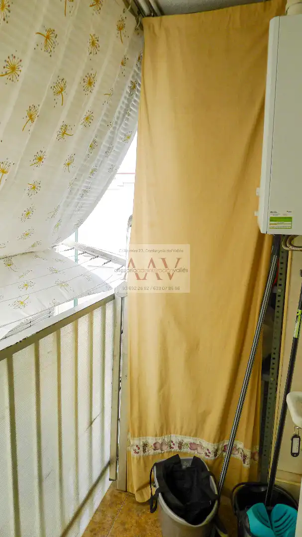 Terraza de Piso en venta en Cerdanyola del Vallès con Calefacción, Horno y Balcón