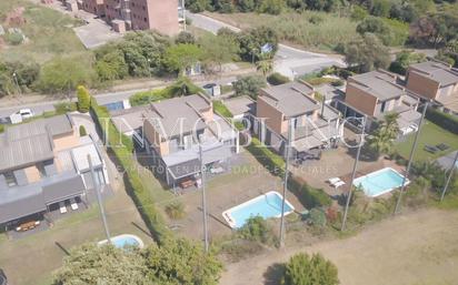 Exterior view of House or chalet for sale in Sant Vicenç de Montalt  with Air Conditioner, Heating and Private garden