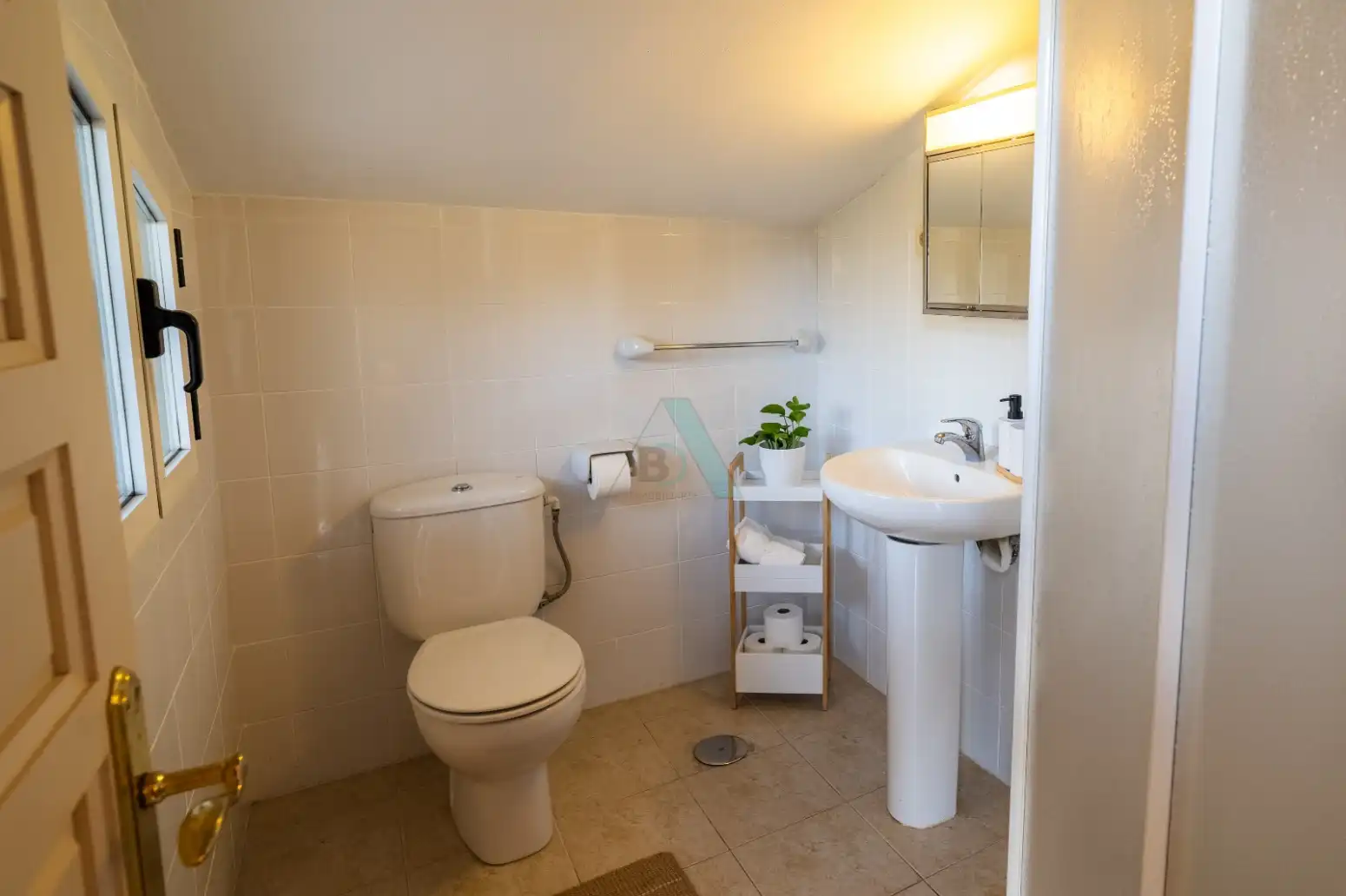 Bany de Casa o xalet en venda en Llanes amb Jardí privat, Terrassa i Piscina