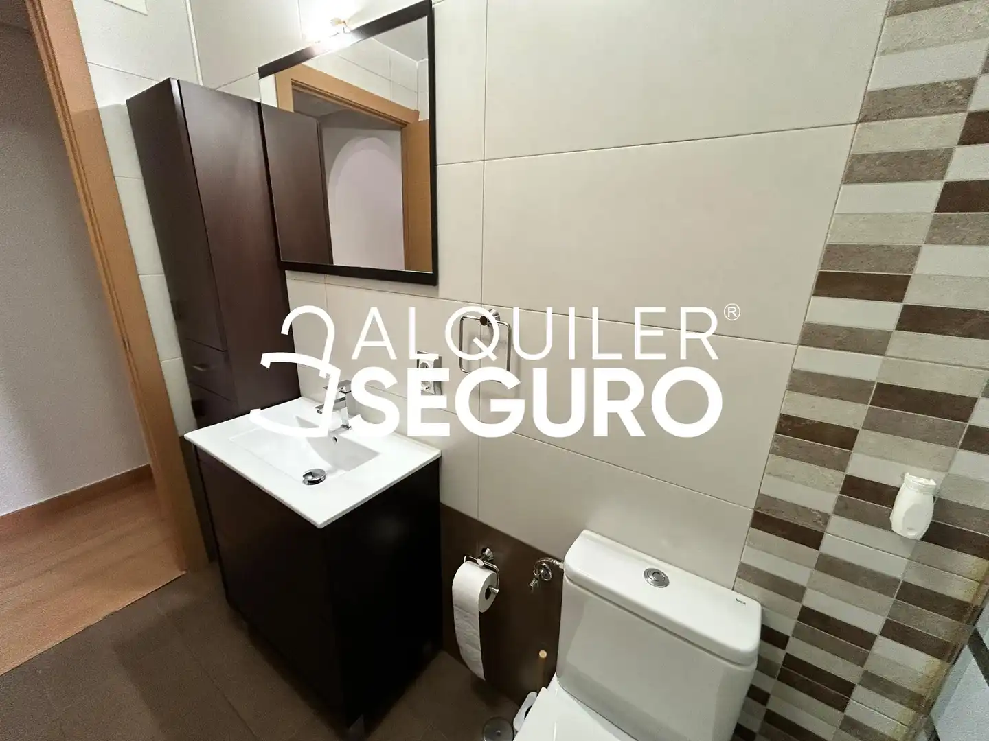 Baño de Piso de alquiler en Madrid con Aire acondicionado, Calefacción y Amueblado