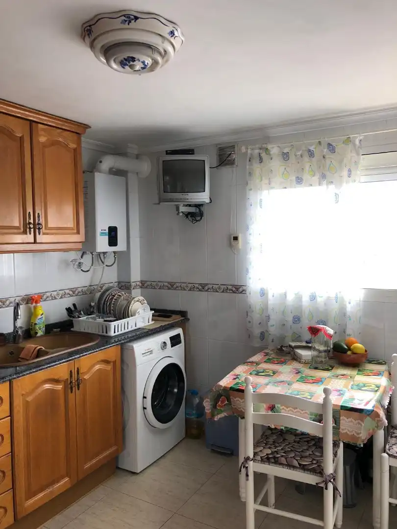 Küche von Wohnung zum Verkauf in Gilet mit Klimaanlage, Möbliert und Balkon