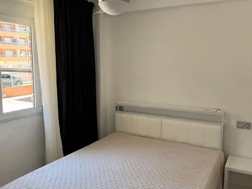 Habitación de Piso en venta en Torrevieja con Aire acondicionado y Terraza
