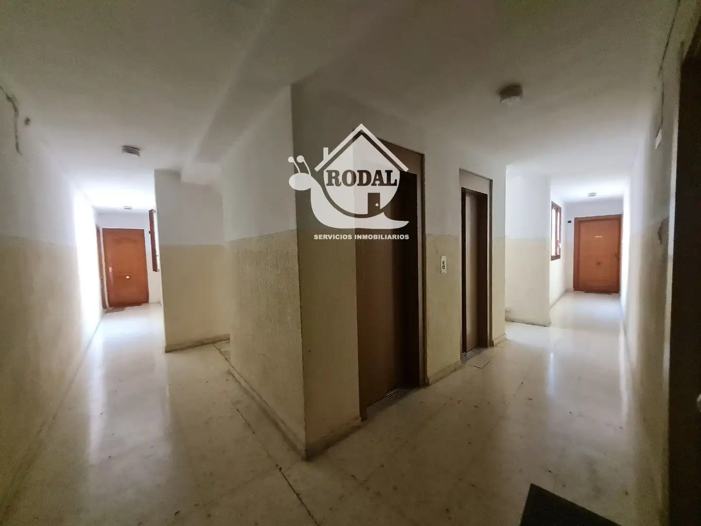 Piso en venta en Almería con Calefacción, Amueblado y Horno