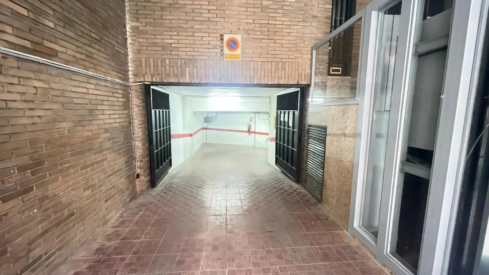 Garatge de lloguer a Calle de Juan Duque, Imperial
