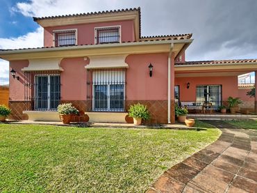 Villa zum Verkauf in Los Pinos